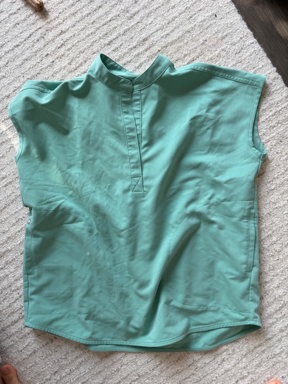 Figs green and orange Rafaela top and Zamora joggers